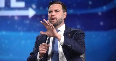 نائب ترامب: الحرب ستنتهى قريبا والإيرانيون سيحددون طبيعة النهاية