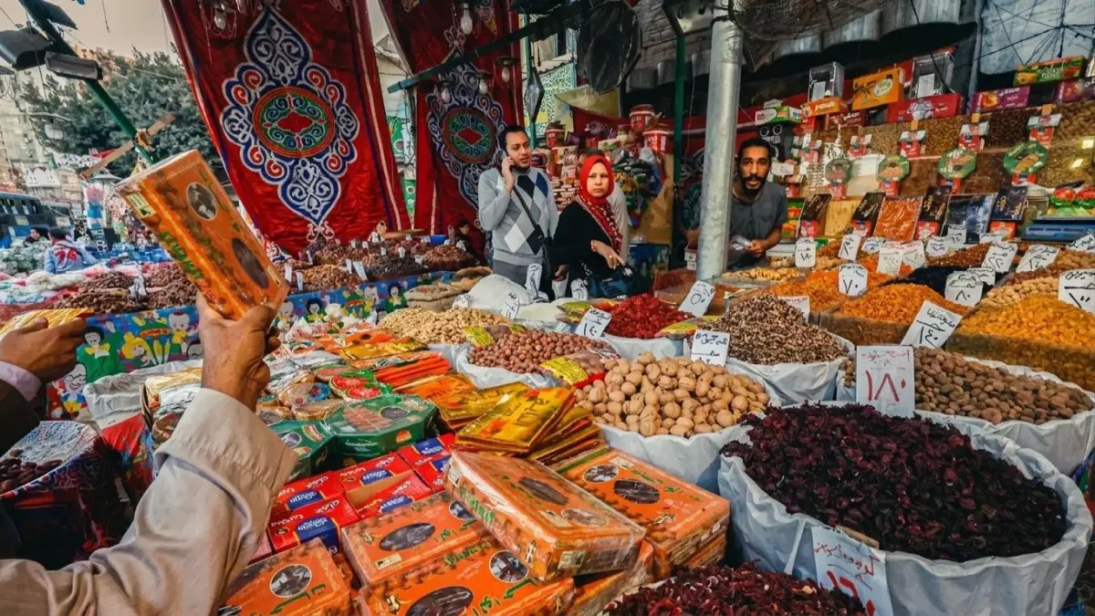 عاجل: شركة حكومية تقدم دجاج مجمد بـ 100 جنيه فقط… وتطرح طماطم بنصف السعر العادي - تخفيضات تصل لـ 50% على السلع الأساسية!