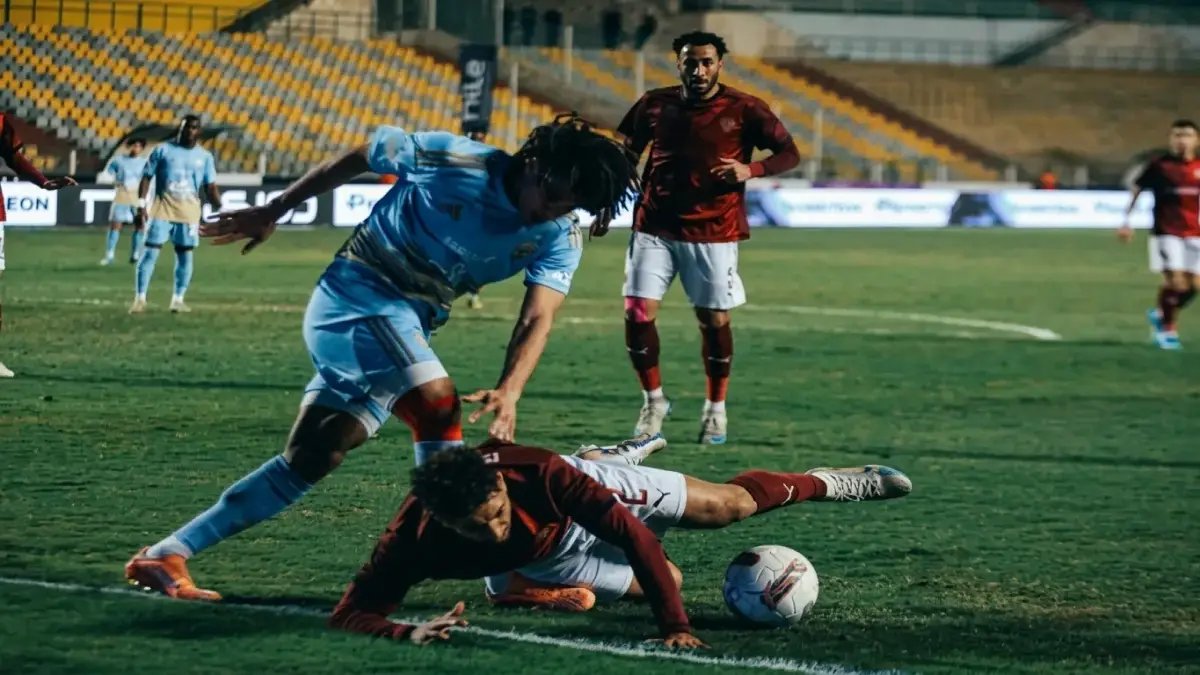 مفاجأة: سيد عبد الحفيظ يقف أمام غرفة الحكام بعد التعادل… ويكشف سر رفضه الرحيل قبل الحوار الصادم معهم!