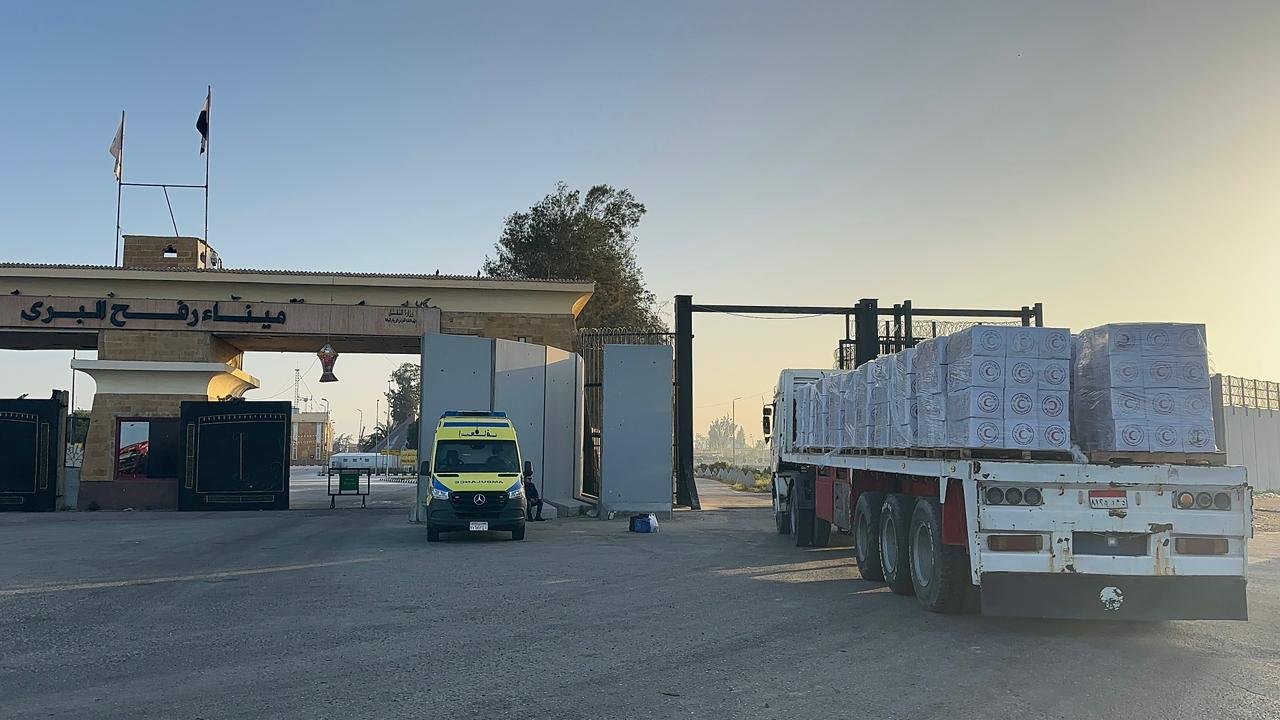 جانب من دخول المساعدات