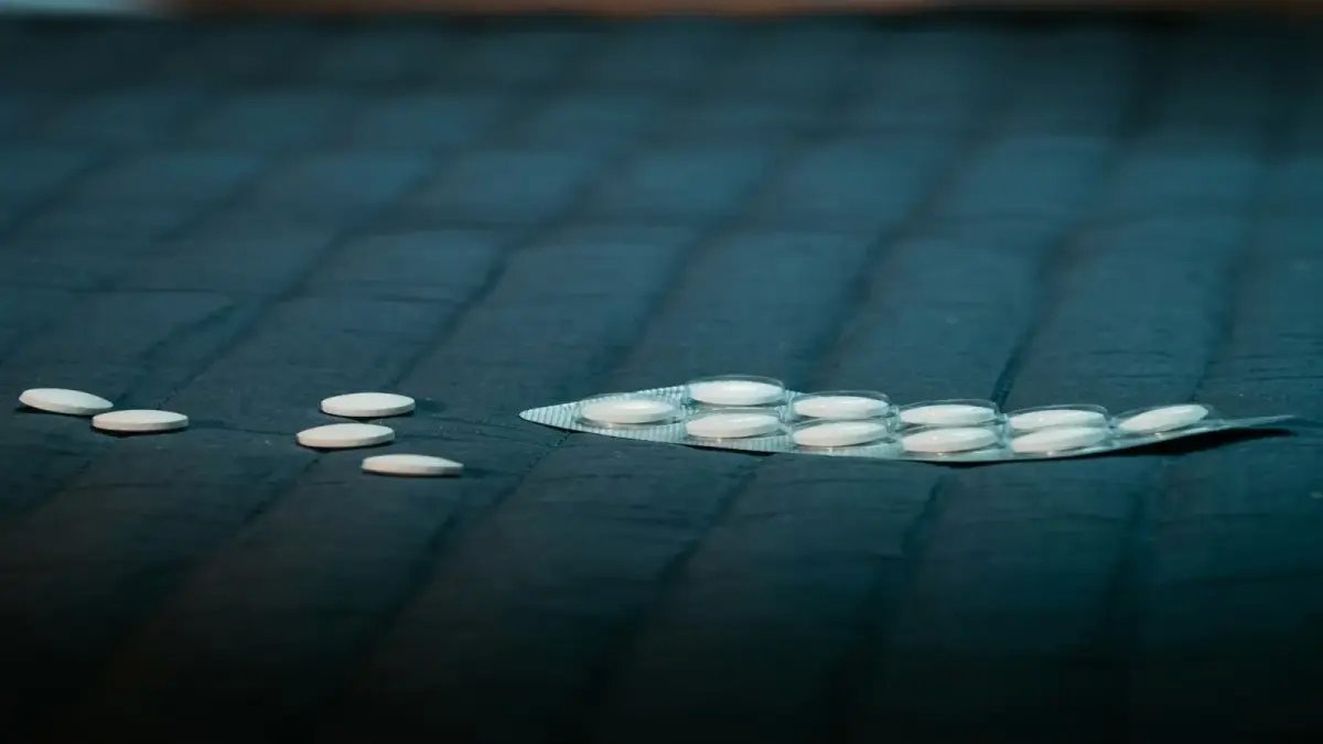 عاجل: صدمة في مدرسة مصرية.. طالبة توزّع أقراصاً منوّمة على زملائها وتخدعهم: "هذه شوكولاتة" - 5 أطفال في المستشفى!