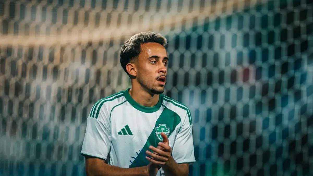 مفارقة صادمة: نجم في قمة لياقته يُستبعد.. لماذا؟ لأن القرار التكتيكي لماتياس ياييسله بني على فارق 5 نقاط فقط!