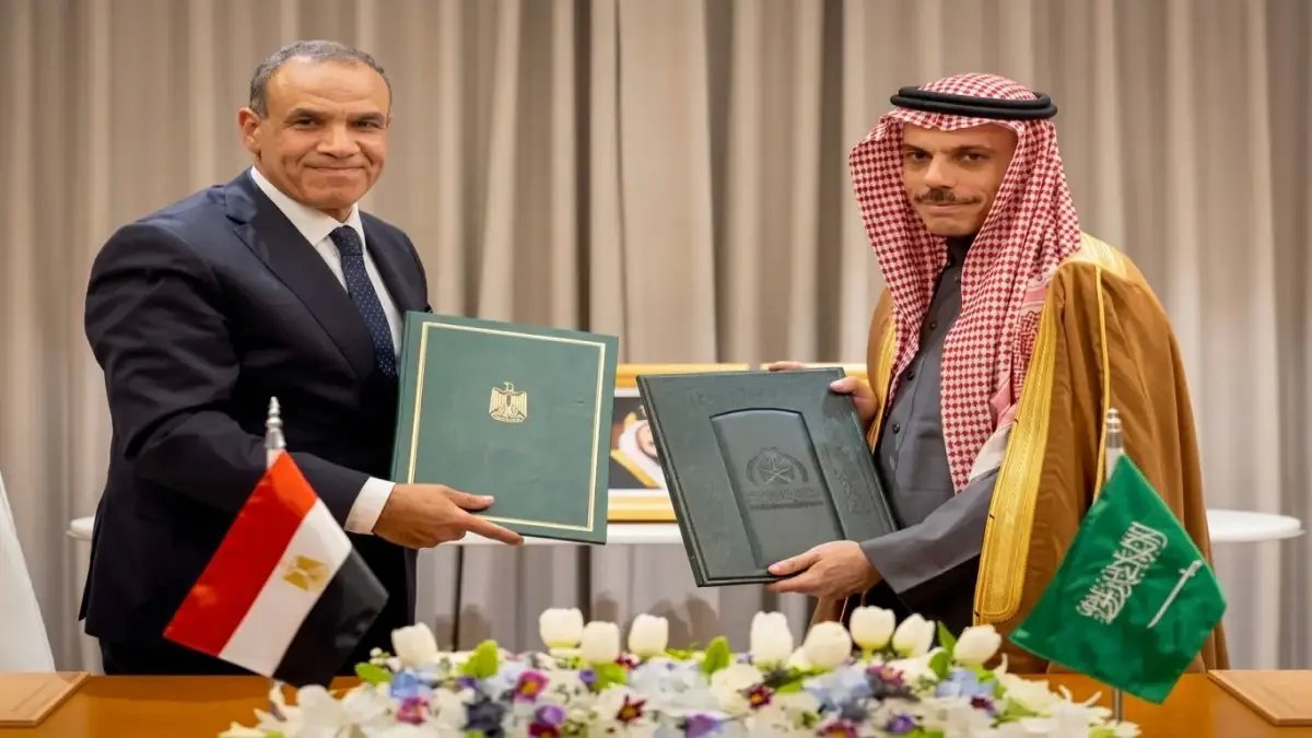 توقيع وزراء خارجية مصر والسعودية لم يكن ليرفع آخر حاجز إداري... لولا هذا السر: 'العلاقات الاستثنائية' التي أفرزتها طبيعة المرحلة