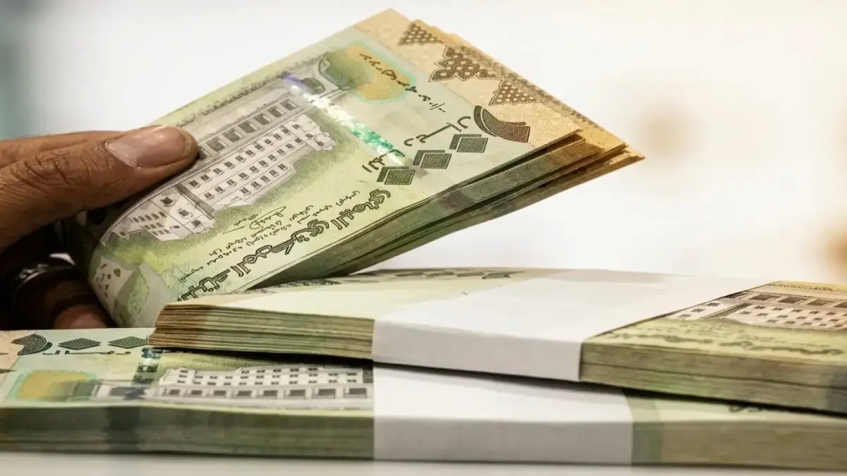 فضيحة تجميد الرواتب تمتد لأشهر.. المركز الأمريكي للعدالة يكشف: المعاناة مستمرة منذ يوليو 2024