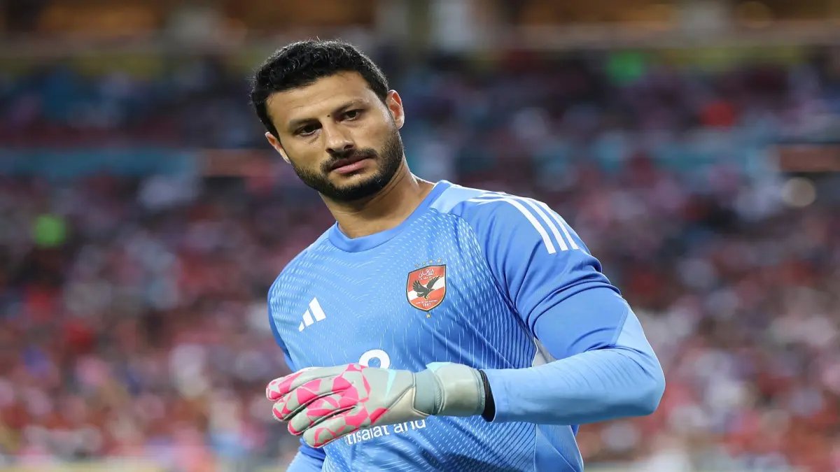 هل انتهت الرحلة؟.. قرار صادم من إدارة الأهلي بشأن "محمد الشناوي" بعد أزمة سيراميكا!