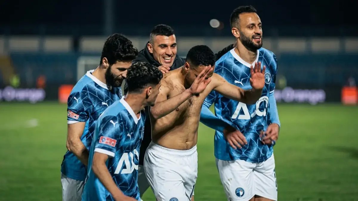 عاجل: مروان حمدي يهدر ركلة جزاء في الدقيقة 102 بعد تعادل صادم.. بيراميدز يخسر لقب الدوري؟