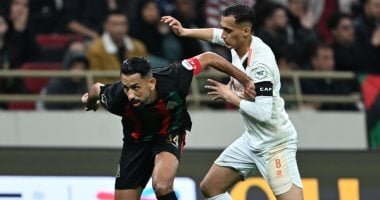 الجيش الملكي يضع قدما في نهائي دوري أبطال أفريقيا بثنائية أمام نهضة بركان