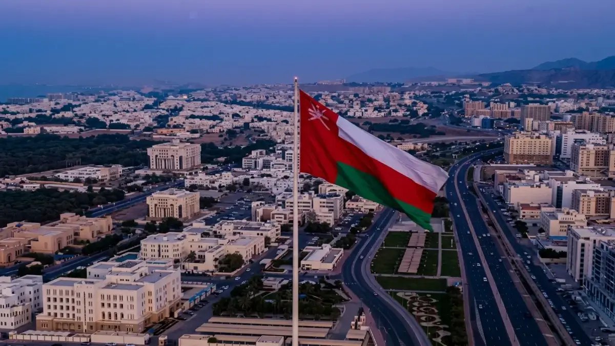 لن تصدق ما فعلته عمان هذه المرة: سلطنة عمان تحدد سقفًا زمنيًا صارمًا (30 يوماً) لنقل كفالة العمال الوافدين.