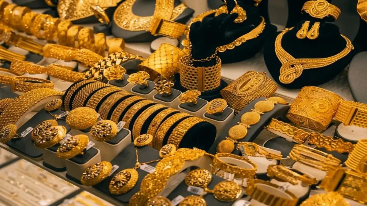 قبل أن تشتري.. هل تعرف أن سعر 'الملاذ الآمن' 6900 جنيه نفسه لم يعد مؤشر أمان؟ خبراء السوق يحذرون.