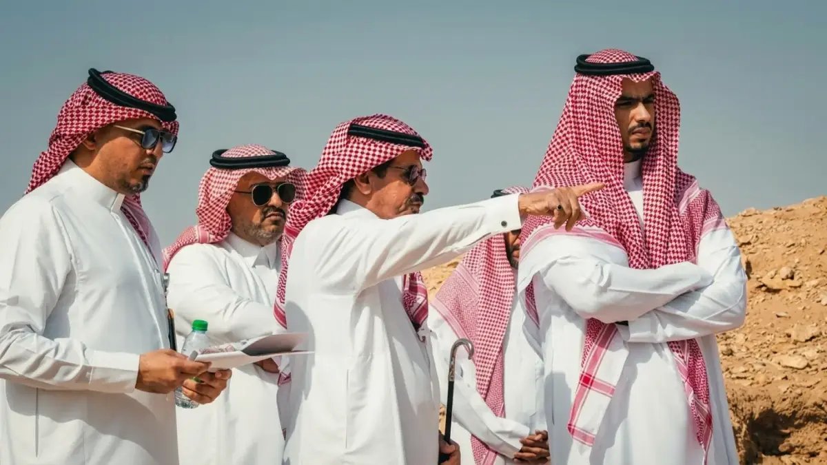 شاهد بالفيديو: الأمير راكان بن سلمان يكشف تفاصيل الصعود التاريخي للدرعية… مشروعات تضاعف اقتصاد المنطقة 300% خلال عامين!