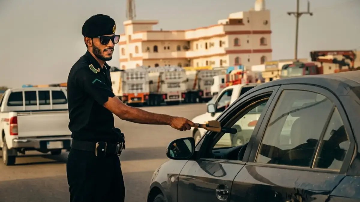 قرار مروري غامض يهدد حرية التنقل.. لكن 'الإدارة العامة للمرور' توضح: مستهدف لتطوير حياة أكثر من نصف مليون أسرة مقيمة