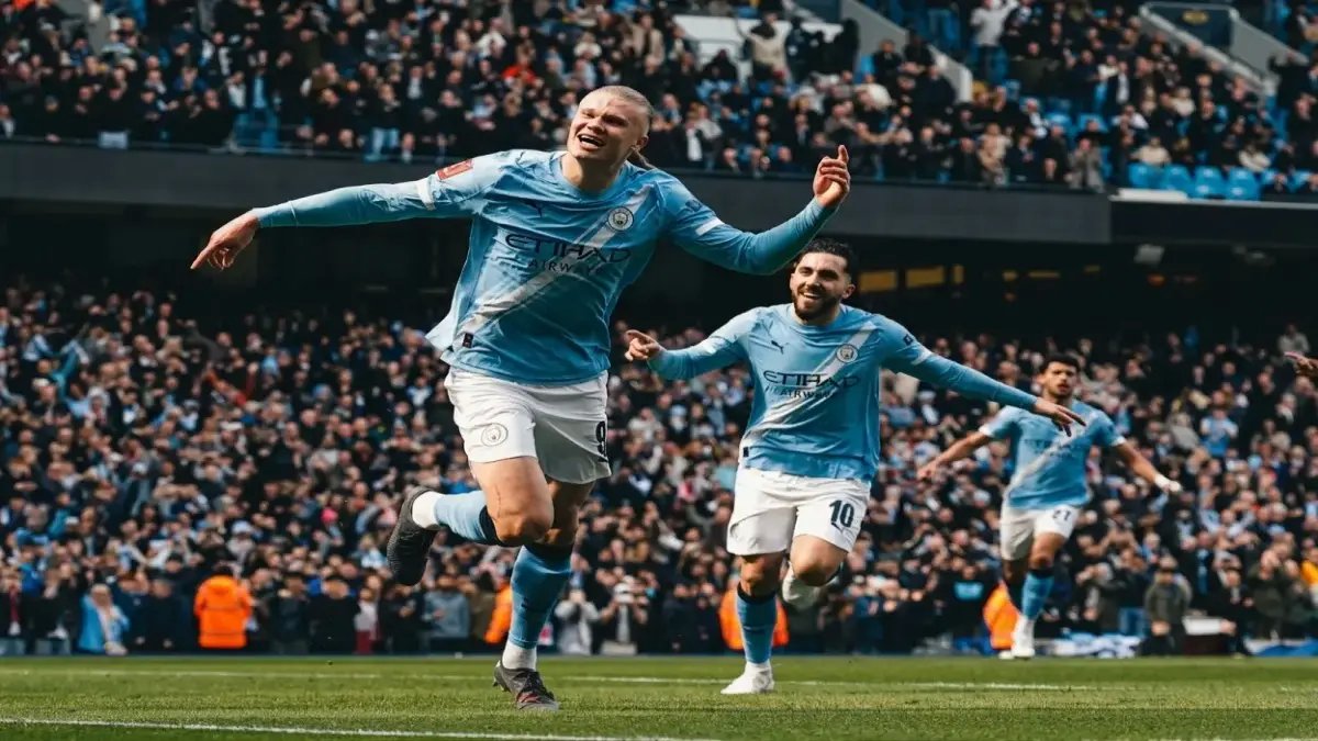 عاجل: مانشستر سيتي يسحق تشيلسي بثلاثية صادمة ويعود بقوة لسباق اللقب... أرسنال يرتعد!