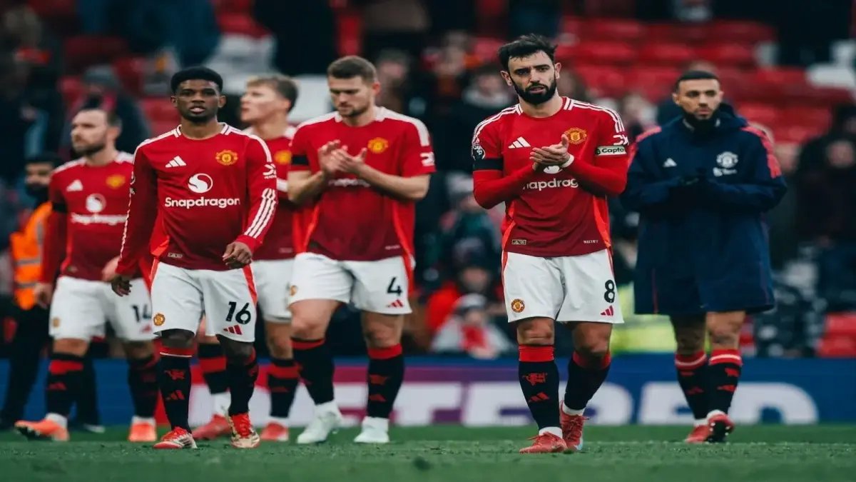 عاجل: مانشستر يونايتد يلتهم ليدز في أولد ترافورد.. فجوة 22 نقطة تتحول لمعركة دموية!