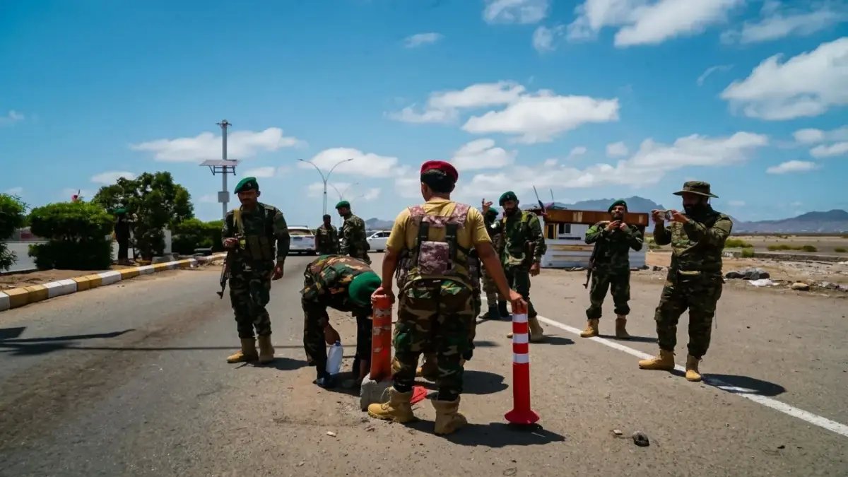 عاجل: إعادة تنظيم أمني شاملة في عدن… القيادة تعلن إستراتيجية جديدة تقضي على الازدحام وتضمن سرعة التدخل خلال دقائق!