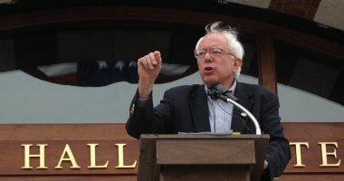 سيناتور أمريكى عن ترامب: متى يتوقف الجمهوريون عن اتباع هذا الرجل المختل