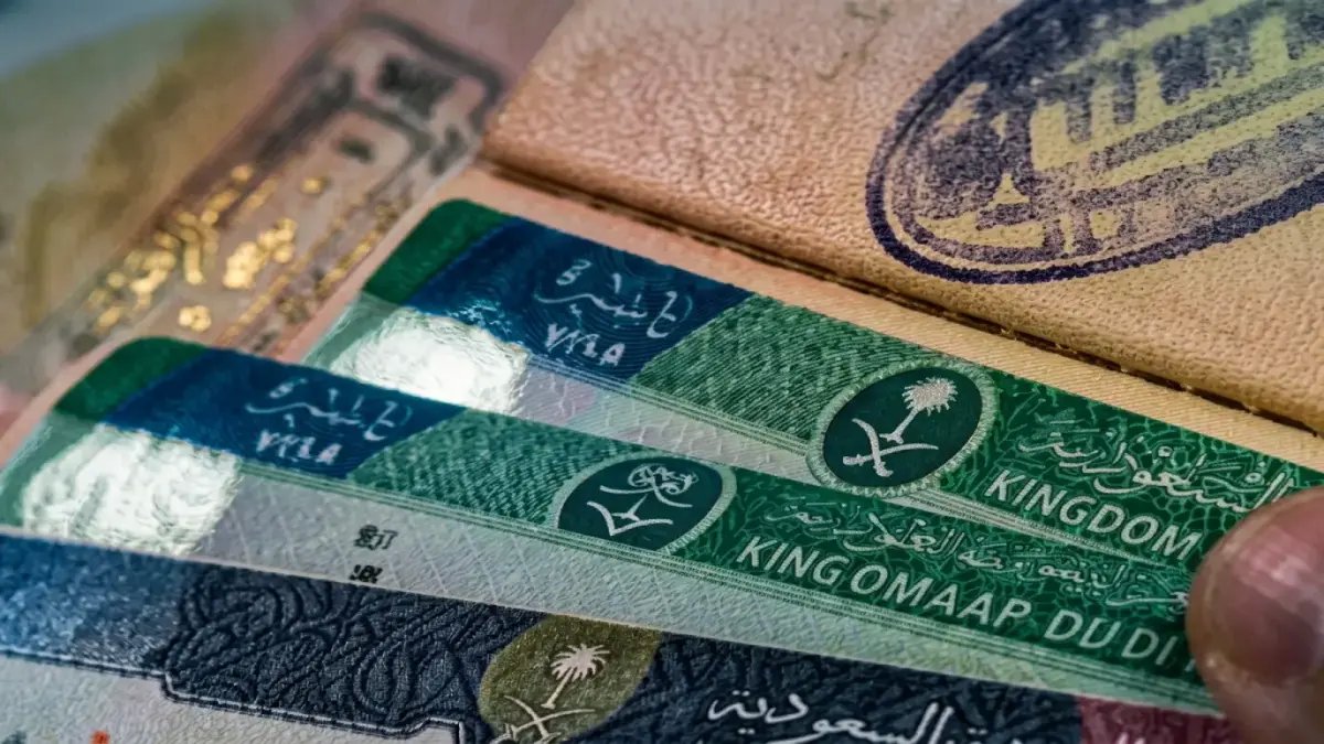 ماذا لو أن أكبر مخاوفك من انتهاء التأشيرة... تم إلغاؤها رسمياً؟ هكذا حررت "هيئة الجوازات السعودية" المقيمين بـ 7 أيام رصيد و 3 أيام هامش أمان.