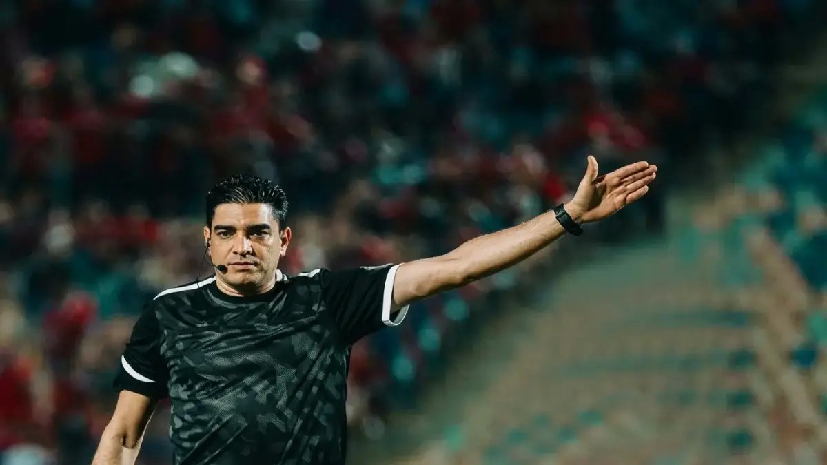 خلف الكواليس: المدير الفني السابق للحكام يفضح "استعراض القوة" بين الأهلي والجبلاية… ويفجر مفاجأة صادمة عن أوسكار رويز!