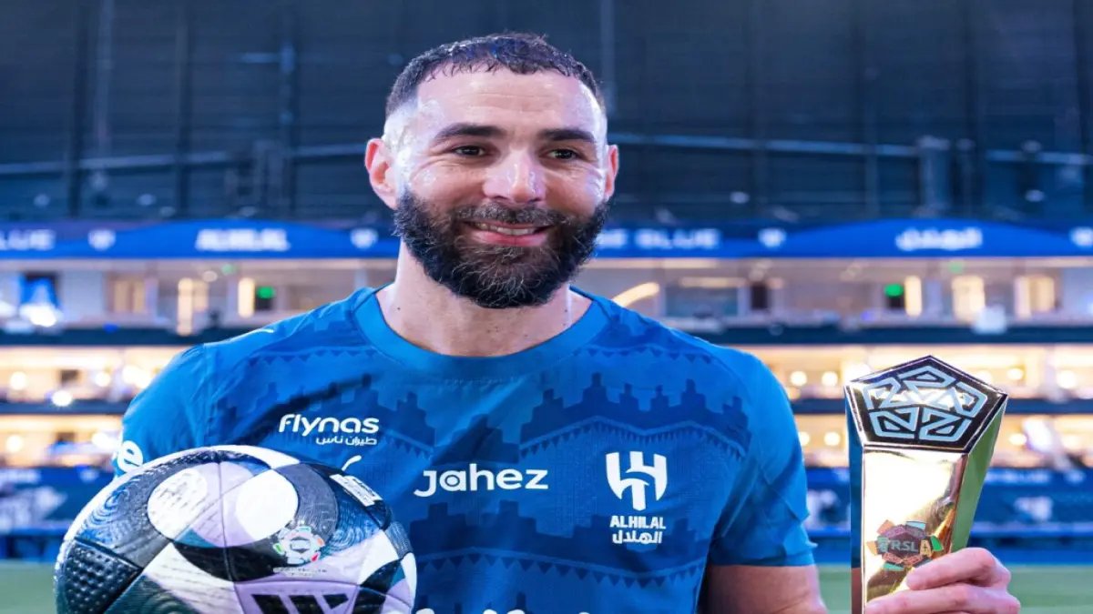 عاجل: بنزيما يفضح الحقيقة المرة بعد إقصاء الهلال من آسيا… كلمات صادمة تردد صداها في الدوحة والرياض!