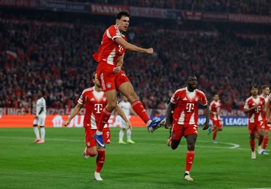 افلوفيتش يحتفل بهدف التعادل