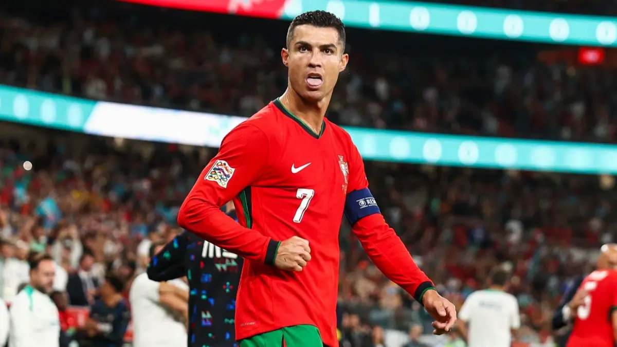 إنجاز تاريخي: رونالدو على بعد 24 مليون مشاهدة فقط من المليار - أسطورة الملاعب تسيطر على العالم الرقمي!