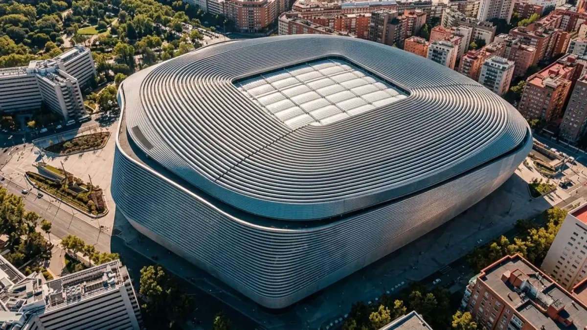 مشجعو البرنابيو يثورون ضد "البلطجة الإلكترونية": كيف حول صناع المحتوى أشهر ملعب في العالم إلى ساحة تصوير صاخبة؟