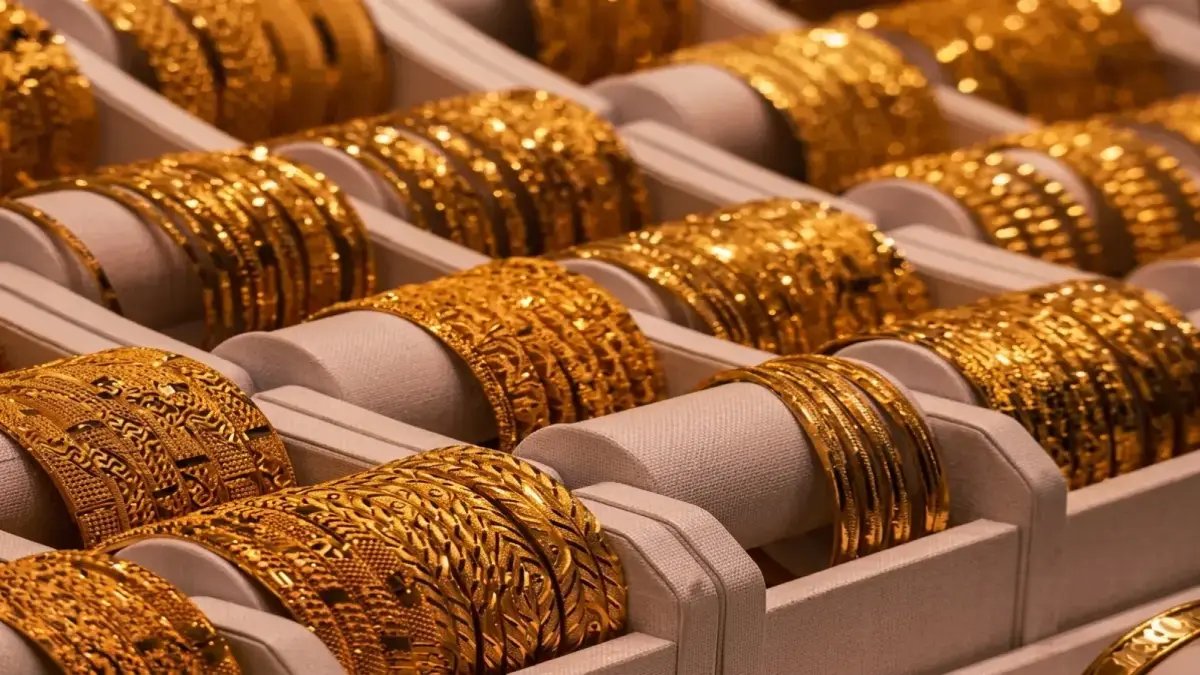 عاجل: صاروخي… فجوة 300% بين صنعاء وعدن تُقسم اليمن اقتصادياً - المواطن يشتري نفس الجودة بأربعة أضعاف السعر!