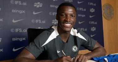 تشيلسي يجدد عقد كايسيدو حتى 2033