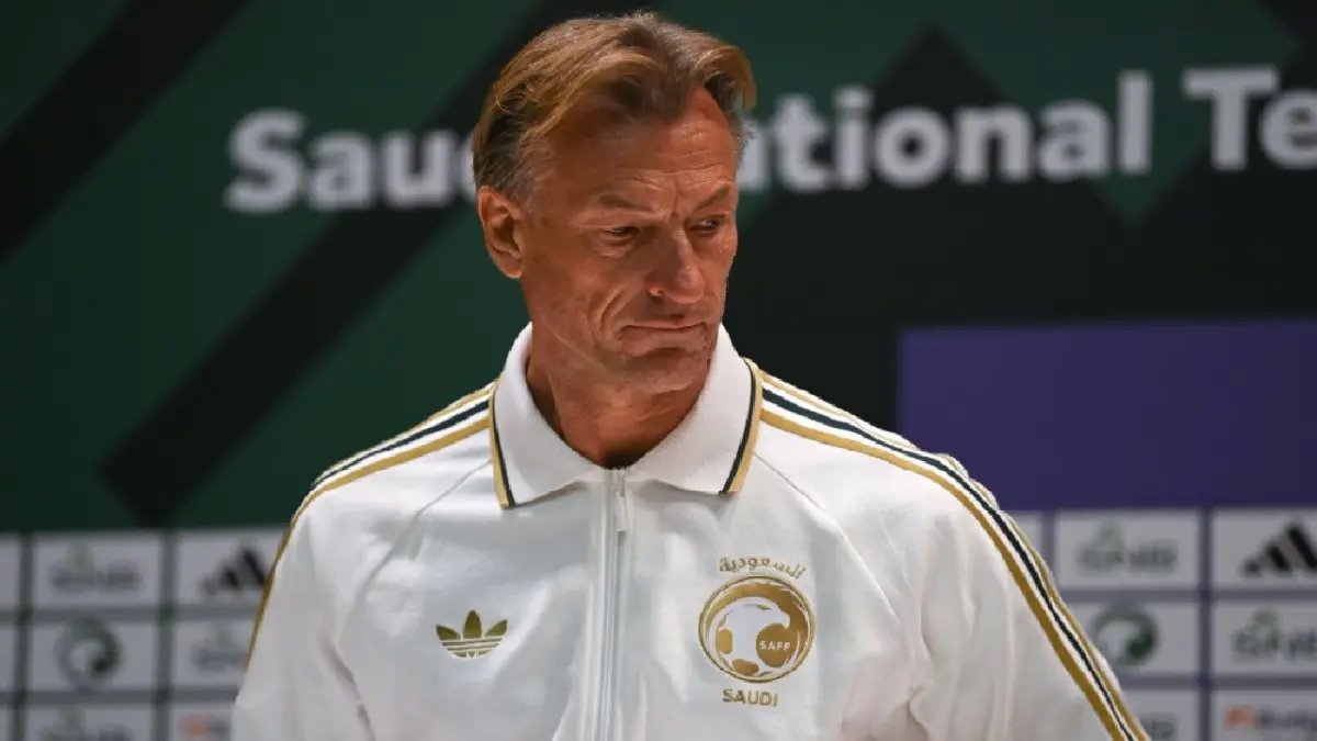 عاجل: اتحاد القدم يفتح مفاوضات مع 5 مدربين عالميين لخلافة رينارد… وهذه الأسماء المرشحة والسبب!