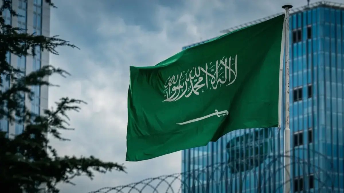 شائعات تهدد زيارات العائلة... لكن المديرية العامة للجوازات حسمت الجدل: التأشيرة الأساسية لمرة واحدة سارية ومستمرة.