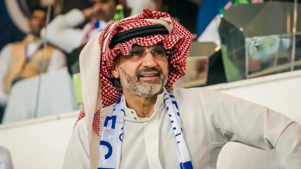 شاهد: فلاته يترك الاستوديو فوراً أثناء مراجعة الحكم لضربة جزاء الاتحاد.. هل سيحافظ على قناعته؟