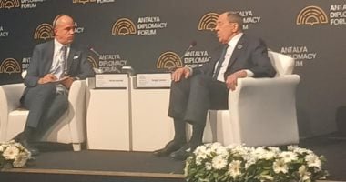 لافروف: أهداف أمريكا فى إيران هى السيطرة على النفط الذى يمر عبر مضيق هرمز