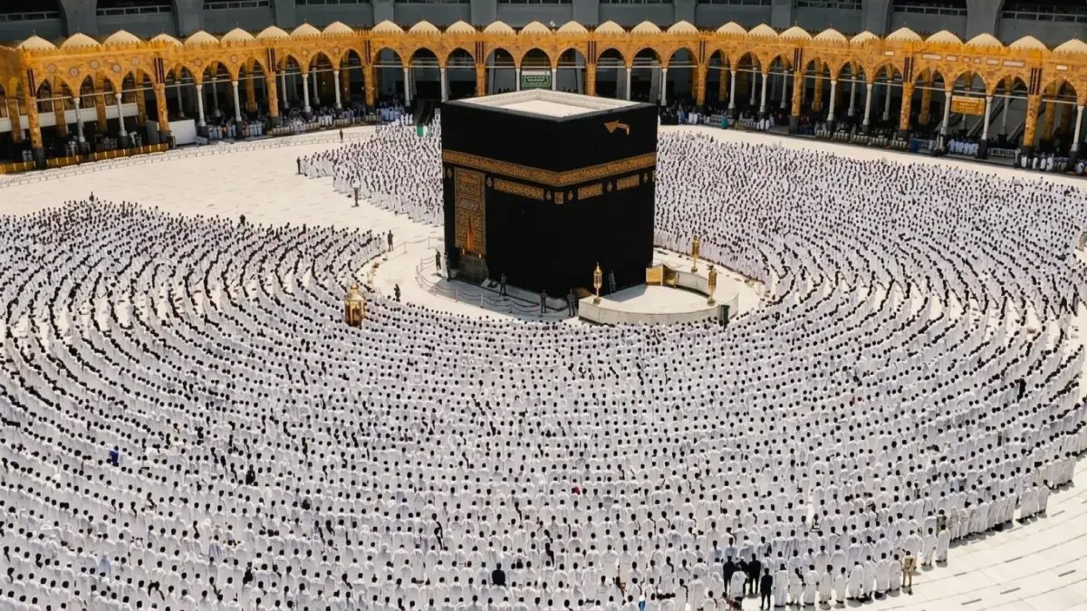 الراجحي تفتح باب الحج المجاني... لكن الشرط الأول يجعله فرصة محجوزة لمن لم يحج سابقاً!