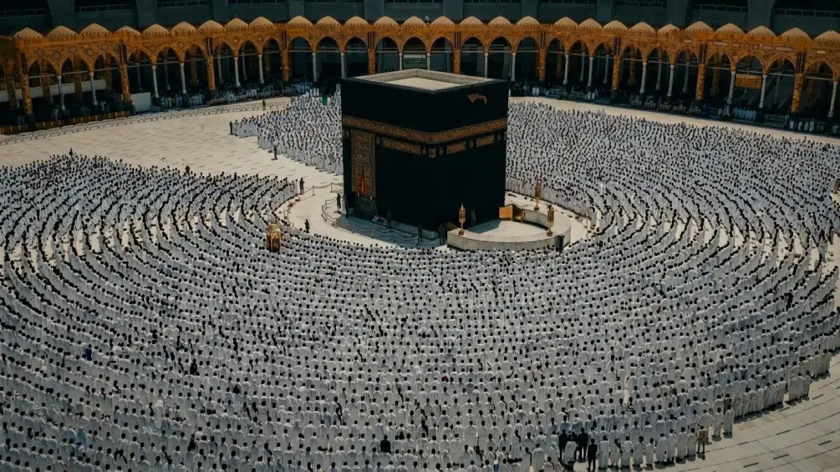 سلطة الراجحي الخيرية تقرر: لا يجوز أن يكون الحج مستحيلاً. وهذه هي الطريقة.