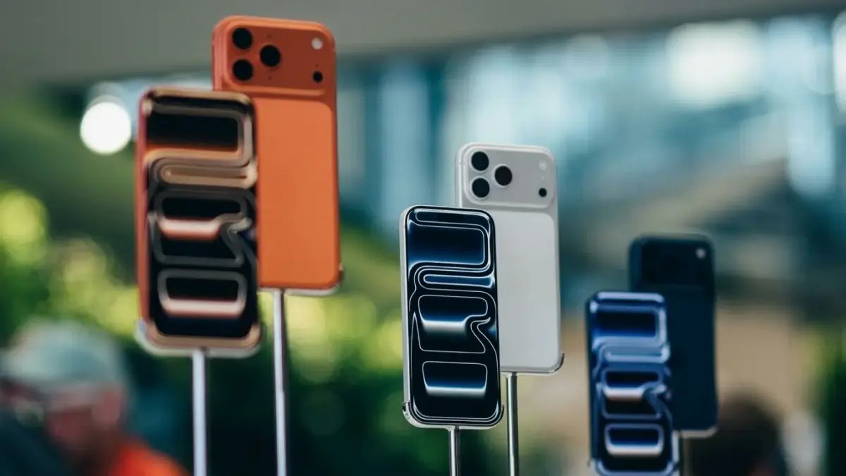 عاجل: تسريبات تكشف لوناً صادماً في آيفون 18 برو… شاهد جيلاً مختلفاً قد يغير قواعد سوق الهواتف!