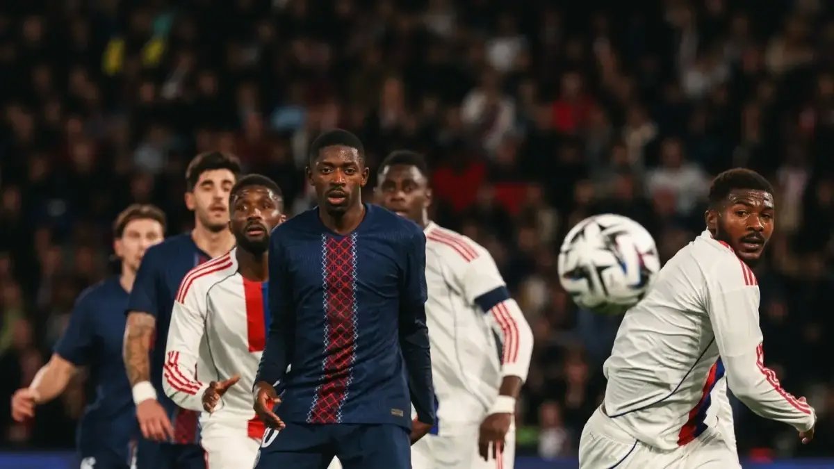 عاجل: ليون يسحق سان جيرمان بثنائية صادمة… هل انتهت أحلام الدوري الفرنسي للباريسيين؟