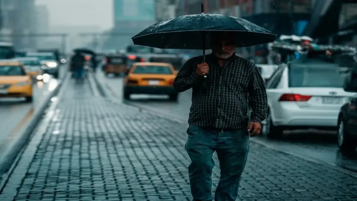 عاجل: أمطار خفيفة تغمر محافظات مصر.. درجات الحرارة تتقلب من 15° إلى 33° وتوقعات صادمة للرياح والشبورة!