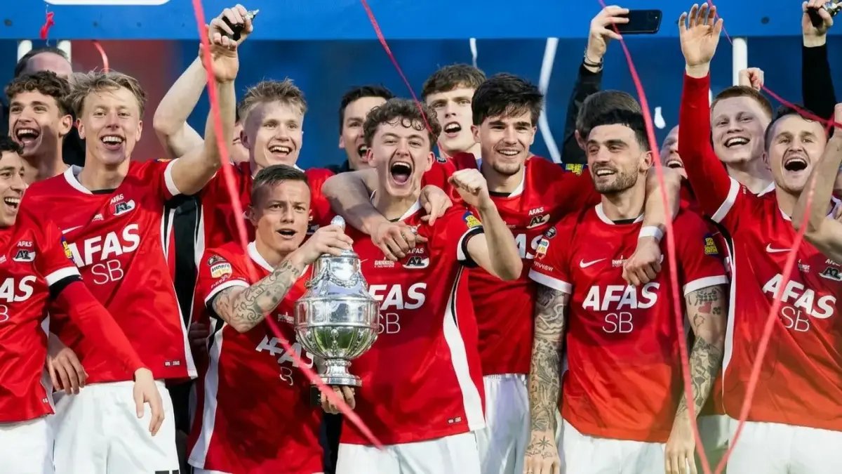 عاجل: ألكمار يسحق نيميخن 5-1 ويتوج بكأس هولندا… تأهل مفاجئ للدوري الأوروبي بنسخة تاريخية!