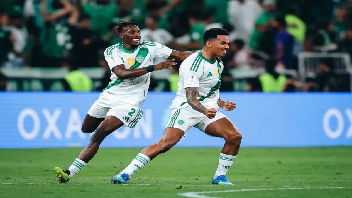 شاهد: أهلي جدة يسحق فيسيل كوبي 3-1 ويتأهل للنهائي الآسيوي… رياض محرز يتوج بالهدف الثالث!