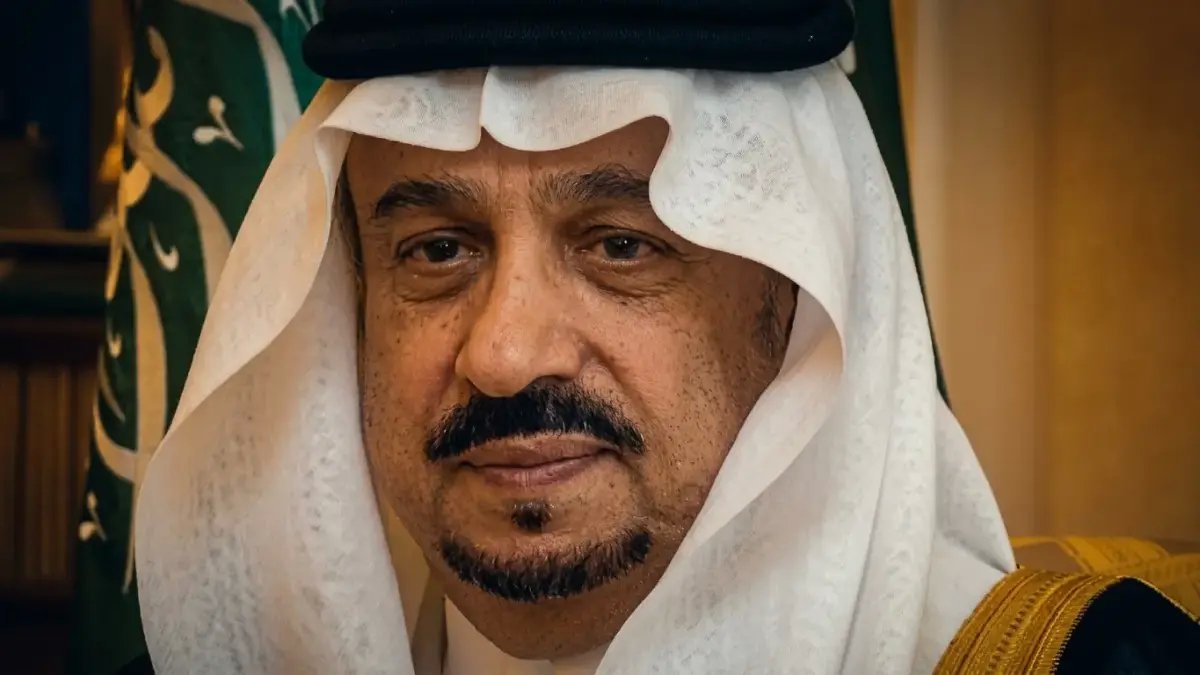 عاجل: أمير الرياض ورعاة حفل تاريخي! تخرج 5000 طالب وطالبة في الجامعة السعودية الإلكترونية