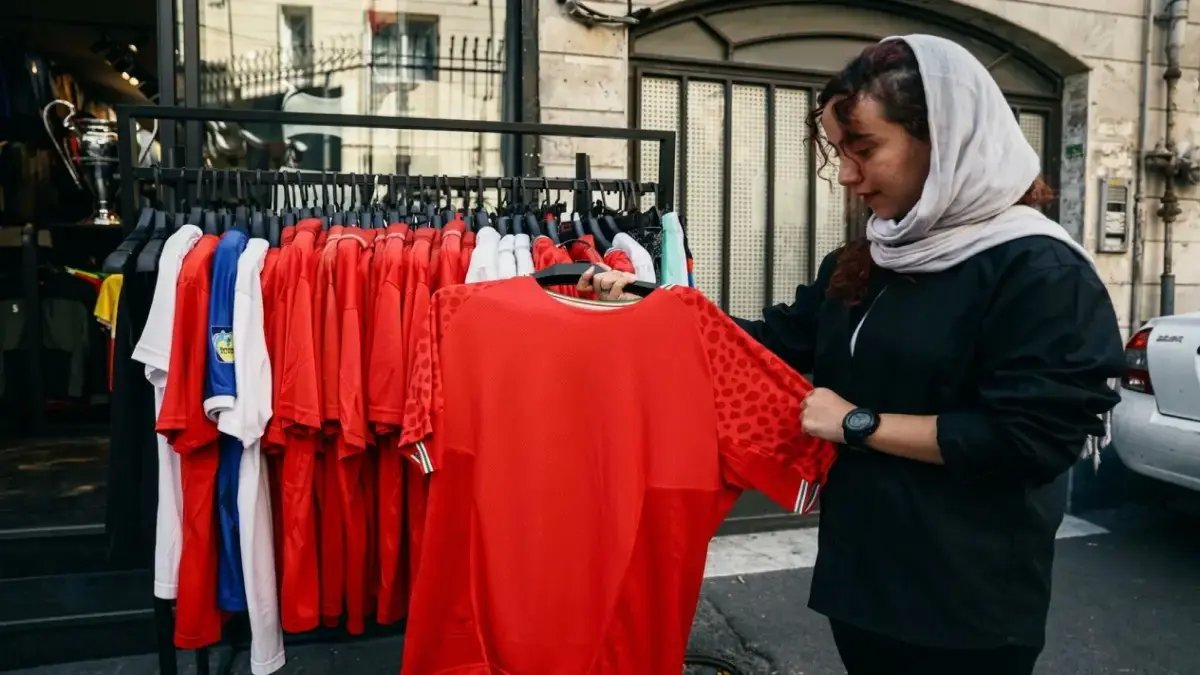 عاجل: وزير الرياضة الإيطالي يرفض بطاقة «المونديال» المجانية بصدمة… ويوجه رسالة نارية للاتحاد: «التأهل لا يتحقق إلا من الملعب»!