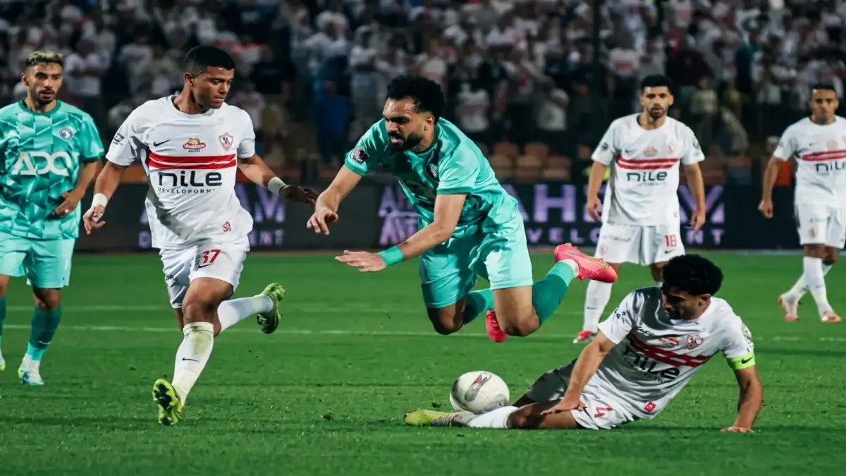 عاجل: الدماء تجري في الملعب.. اصطدام قطة وماييلي يتسبب في إصابات خطيرة ونقل إلى المستشفى!