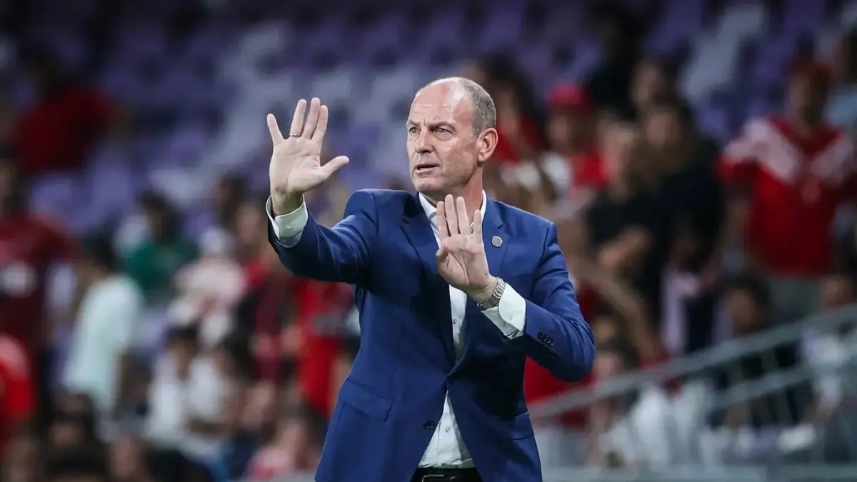 عاجل: توروب يفضح توقعه الصادم للزمالك وبيراميدز... ويرسم الطريق الذي يجعل لقب الدوري 'في يد الأهلي' فقط!