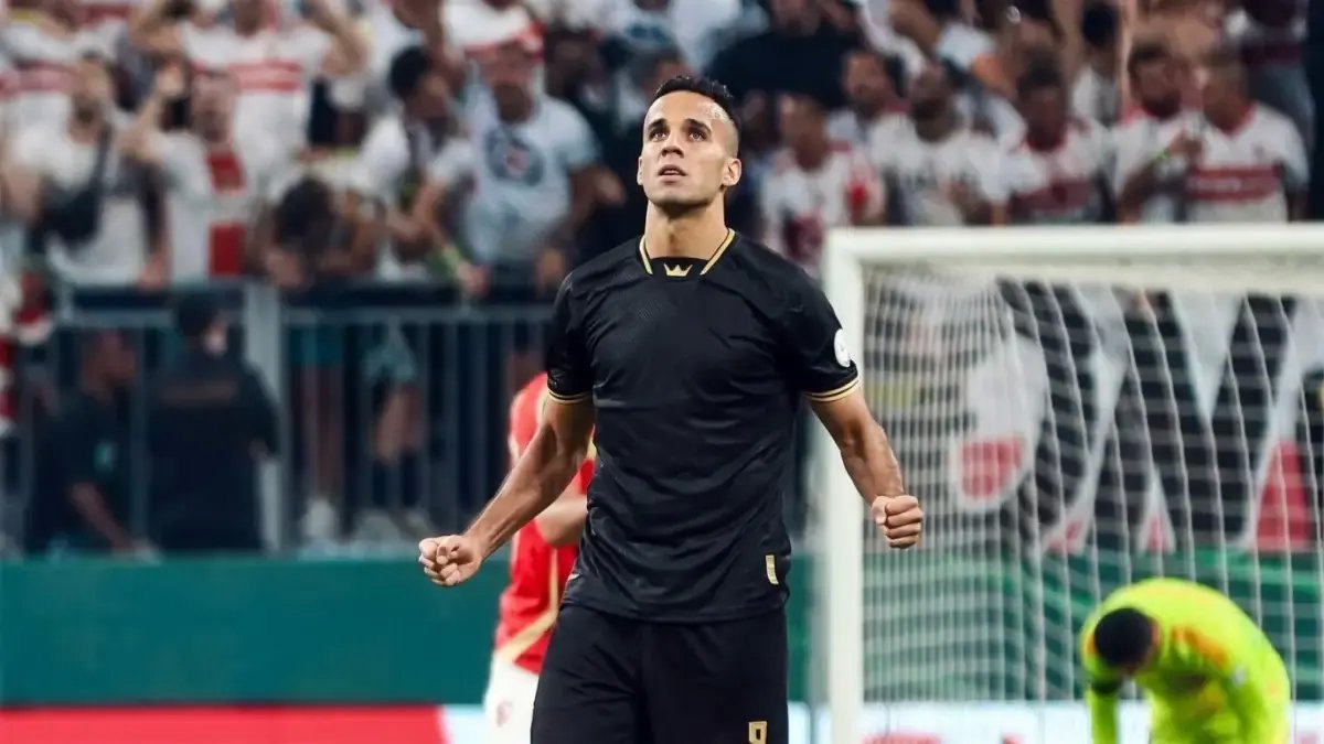 تحذير خطير: ناصر منسى على حافة الغياب عن الزمالك ضد الأهلى… بطاقة واحدة فقط تهدد مواجهة القمة!