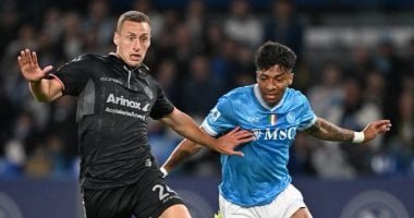 نابولي يقسو على كريمونيسي بثلاثية في الشوط الأول
