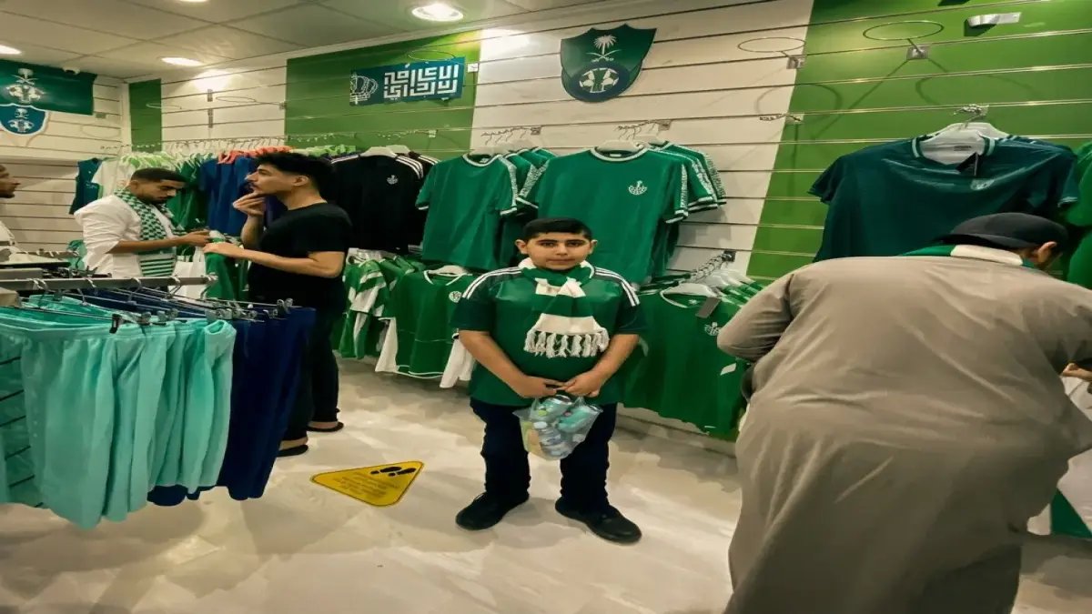 عاجل: الجماهير السعودية تتحد بشكل غير مسبوق لدعم الأهلي في نهائي آسيا - انفجار حشود في جدة!