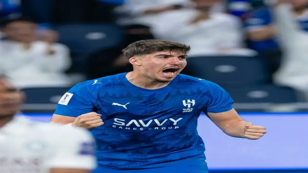 تحذير: هل تنتهي رحلة أكتشيشيك في الهلال؟ تقارير تكشف مفاوضات فنربخشة لاستعادة المدافع التركي بـ 22 مليون يورو...