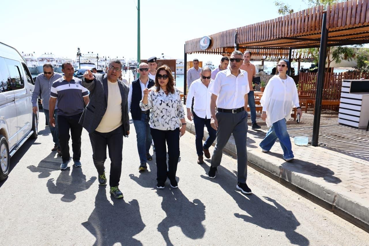 جولة وزيرة التنمية المحلية فى رأس محمد