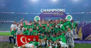 شاهد مراسم تتويج الأهلي السعودي بلقب دوري أبطال آسيا للنخبة.. فيديو