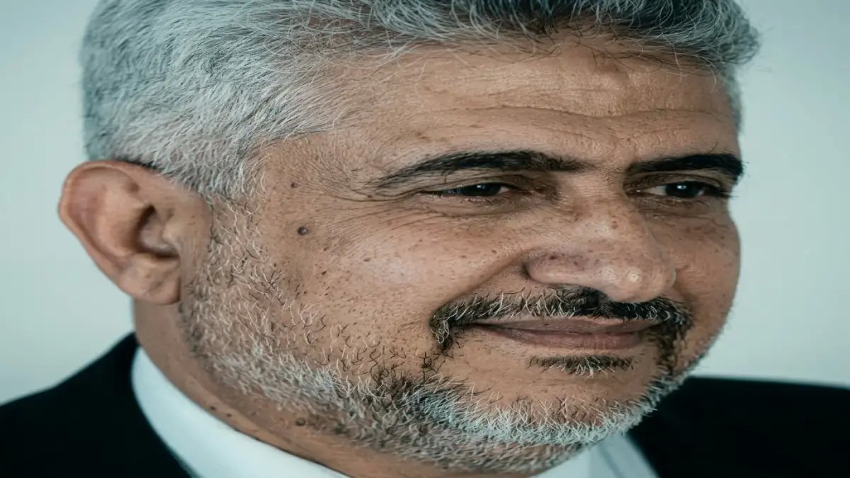 خطير: العليمي يكشف خطته لـ 'تحطيم' الحوثيين... هل تنجح رؤية 'استعادة الدولة' في إنهاء أطول حرب بالمنطقة؟!