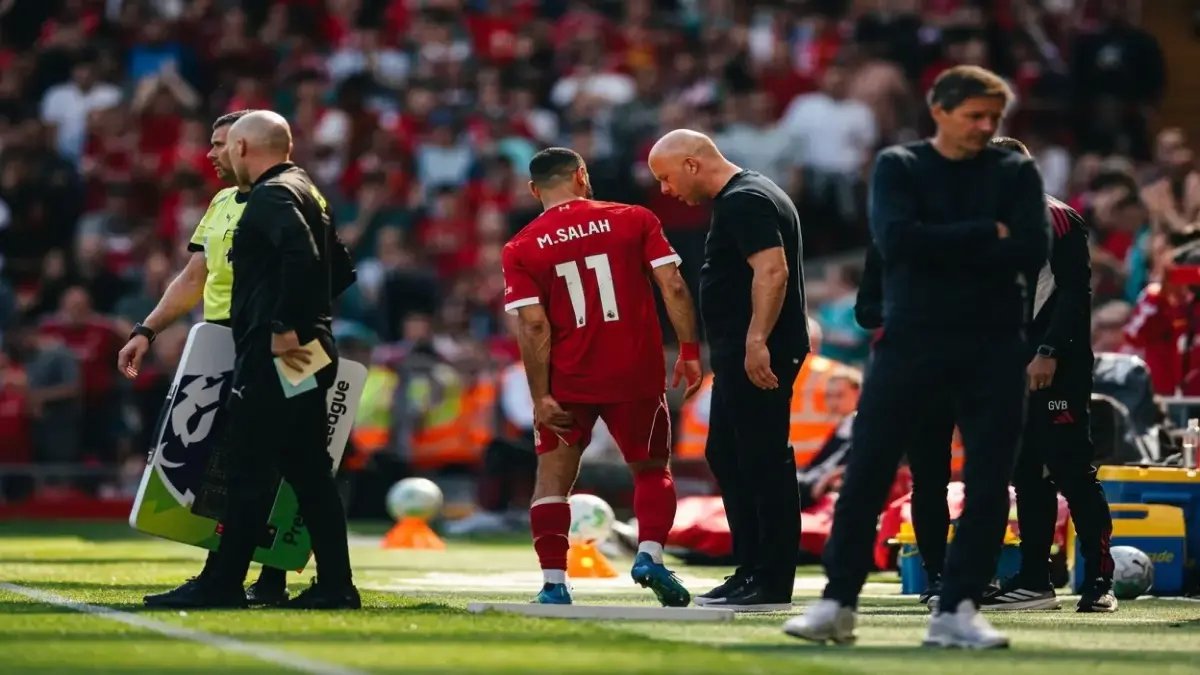 عاجل: إبراهيم حسن يكشف السر - صلاح سيغيب عن ليفربول حتى نهاية الموسم بعد الإصابة الصادمة… وداع مؤثر بدلاً من الأهداف!